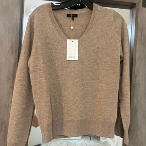 NWT Quince V-Neck Cashmere Sweater in Classic Tan